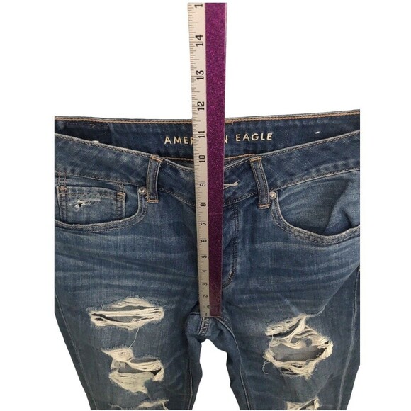 American Eagle AEO Tomgirl Distressed Jeans Size 2 Light Wash - Picture 9 of 13